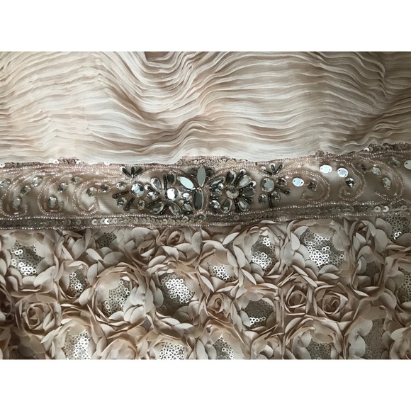 Dress - Picture 4 of 4